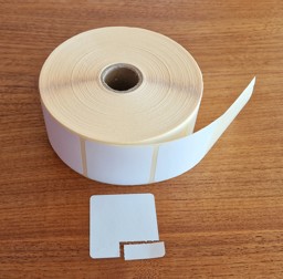 Picture of 1600 Labels 45mm x 45mm, removable, perforated, core 25.4mm